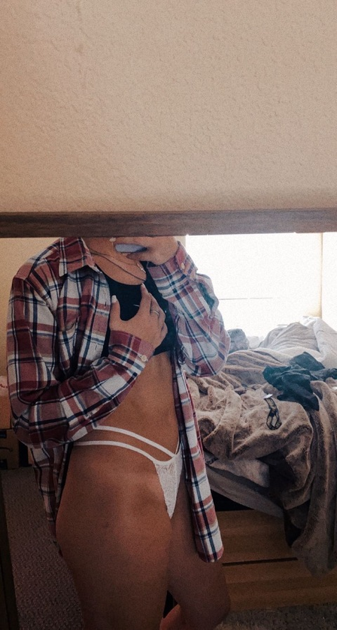 Header of lolobunnyxo
